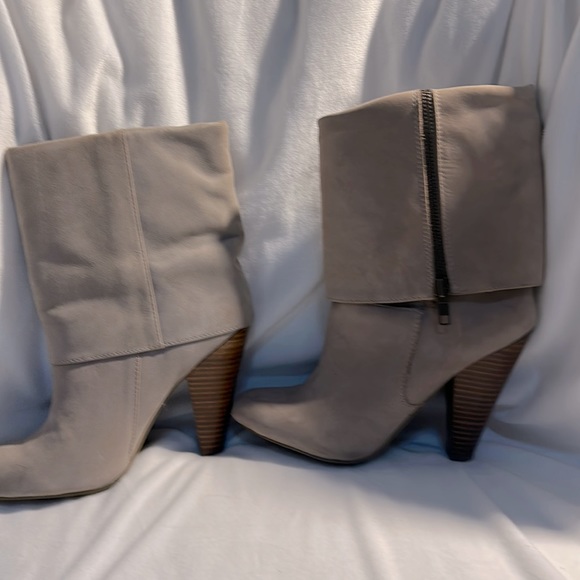GAP Shoes - Gap heeled boots/ cream